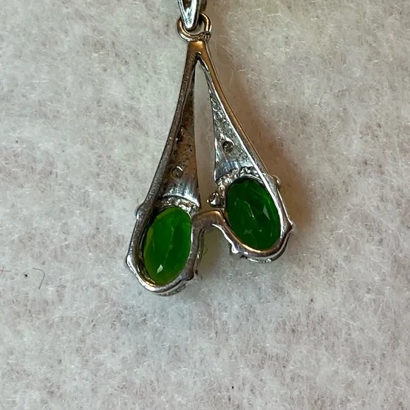 Chrome diopside enhancer